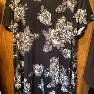 3x Lularoe Carly black and white roses